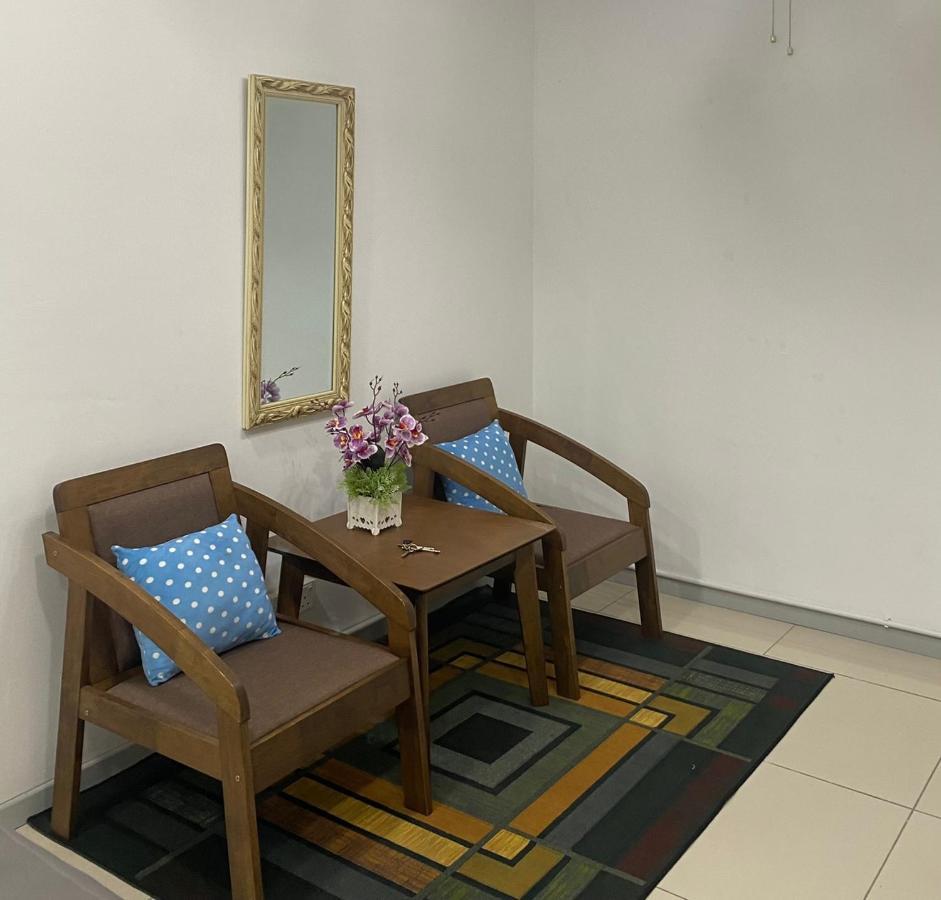 Klia Redza Homestay Kota Warisan Malay Only Sepang Extérieur photo