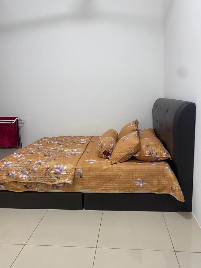 Klia Redza Homestay Kota Warisan Malay Only Sepang Extérieur photo