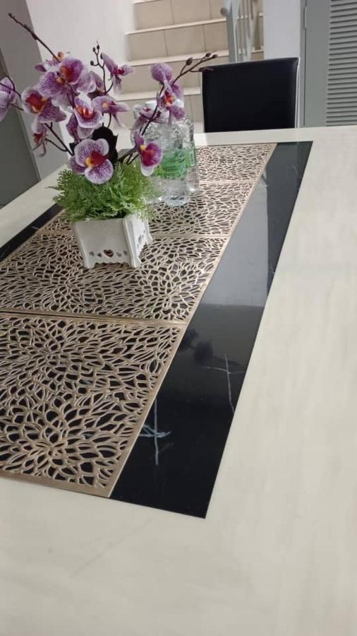 Klia Redza Homestay Kota Warisan Malay Only Sepang Extérieur photo