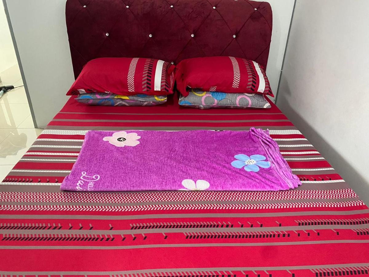 Klia Redza Homestay Kota Warisan Malay Only Sepang Extérieur photo